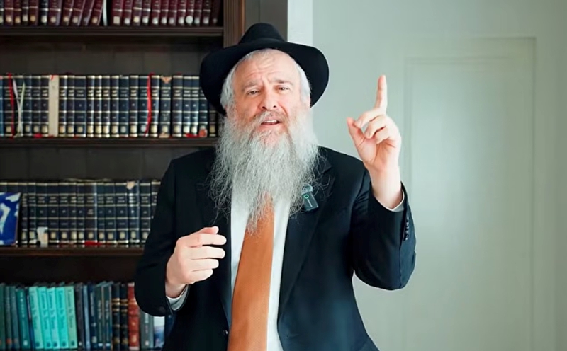Thailand strips rabbi of citizenship after 16 trips on US passport