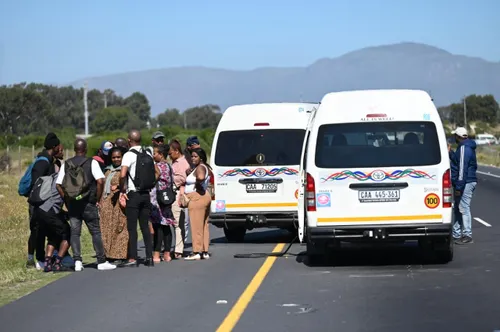 Fake taxi shutdown notice sparks panic in Cape Town as SANTACO confirms services are operating