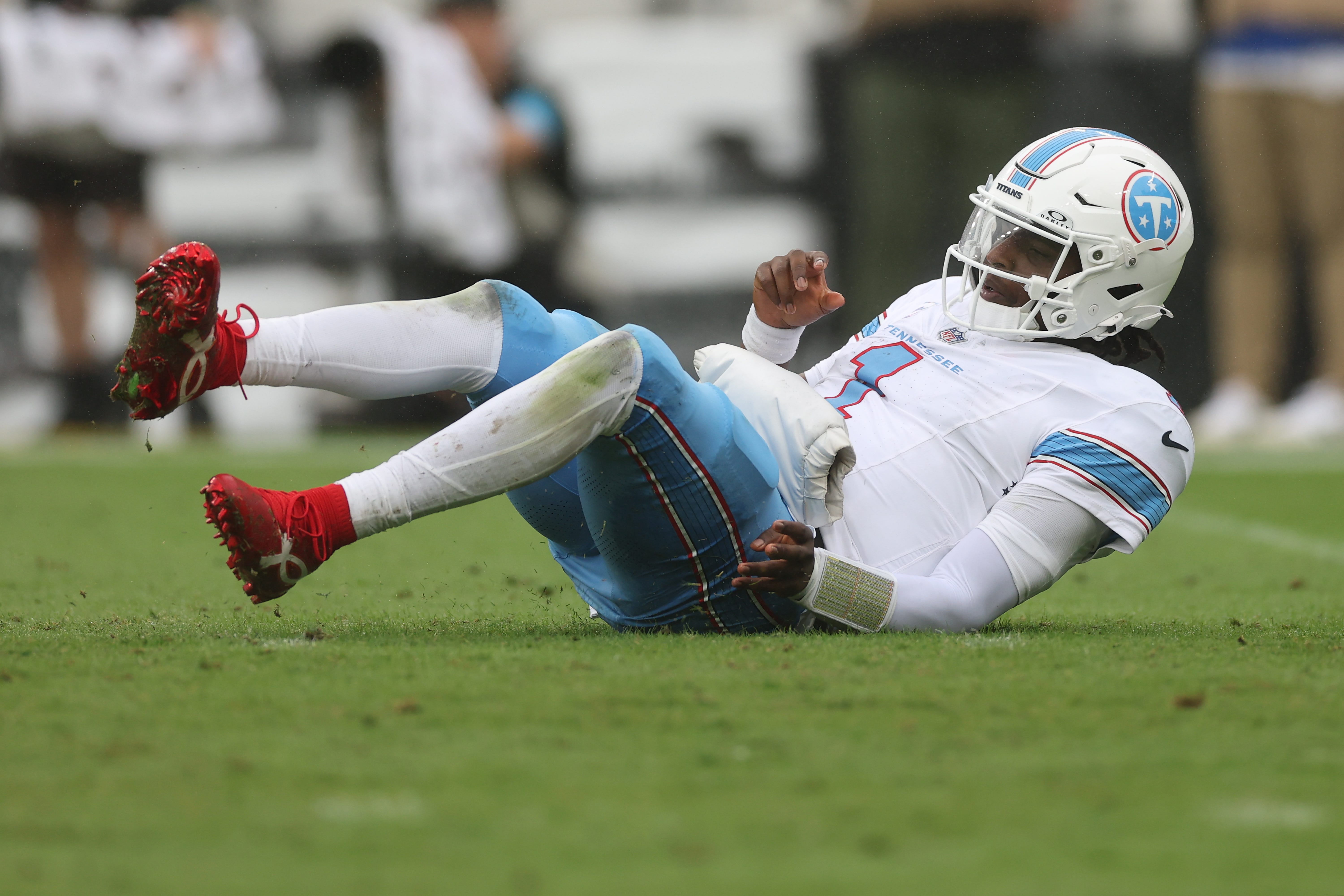 Winners and losers of Jeffery Simmons trade include Cam Ward, 'MNF,' Jets