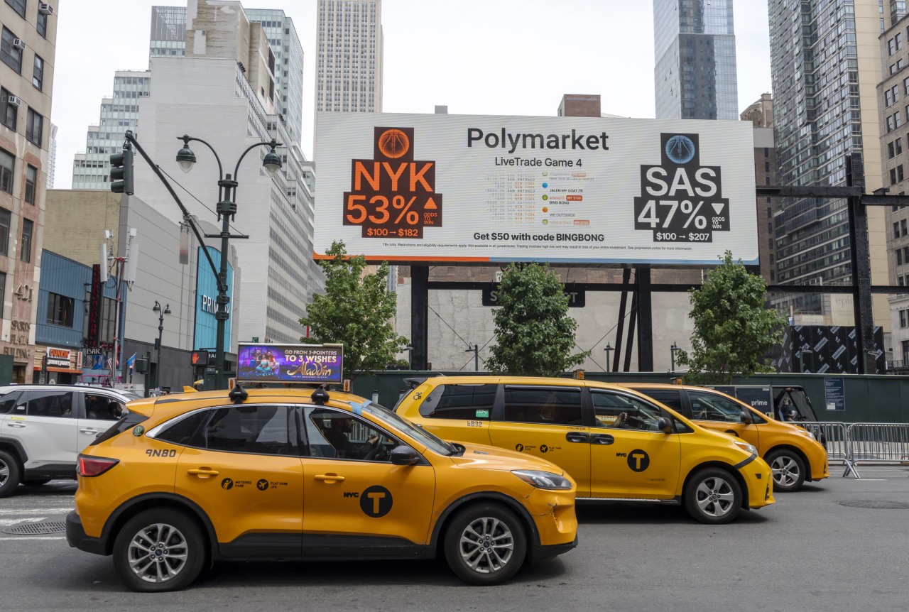 Polymarket Pauses Trading After Some Users Report Funds Drained