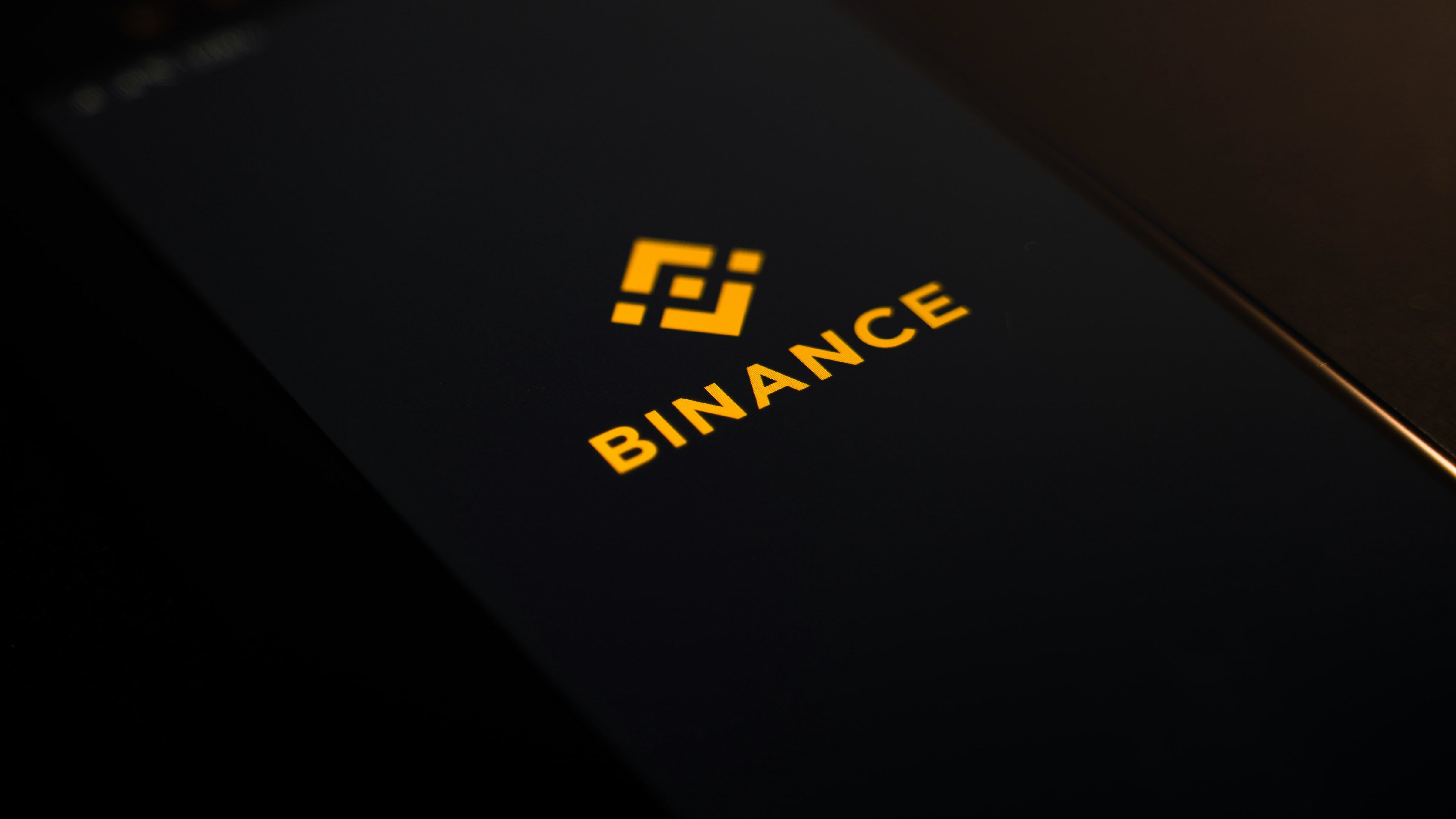 Binance investigating potential security issue, freezes deposits and withdrawals