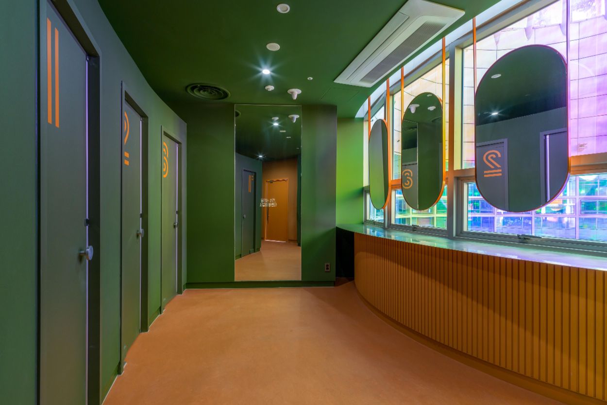 Seoul converts underused section of subway station into sports lounge