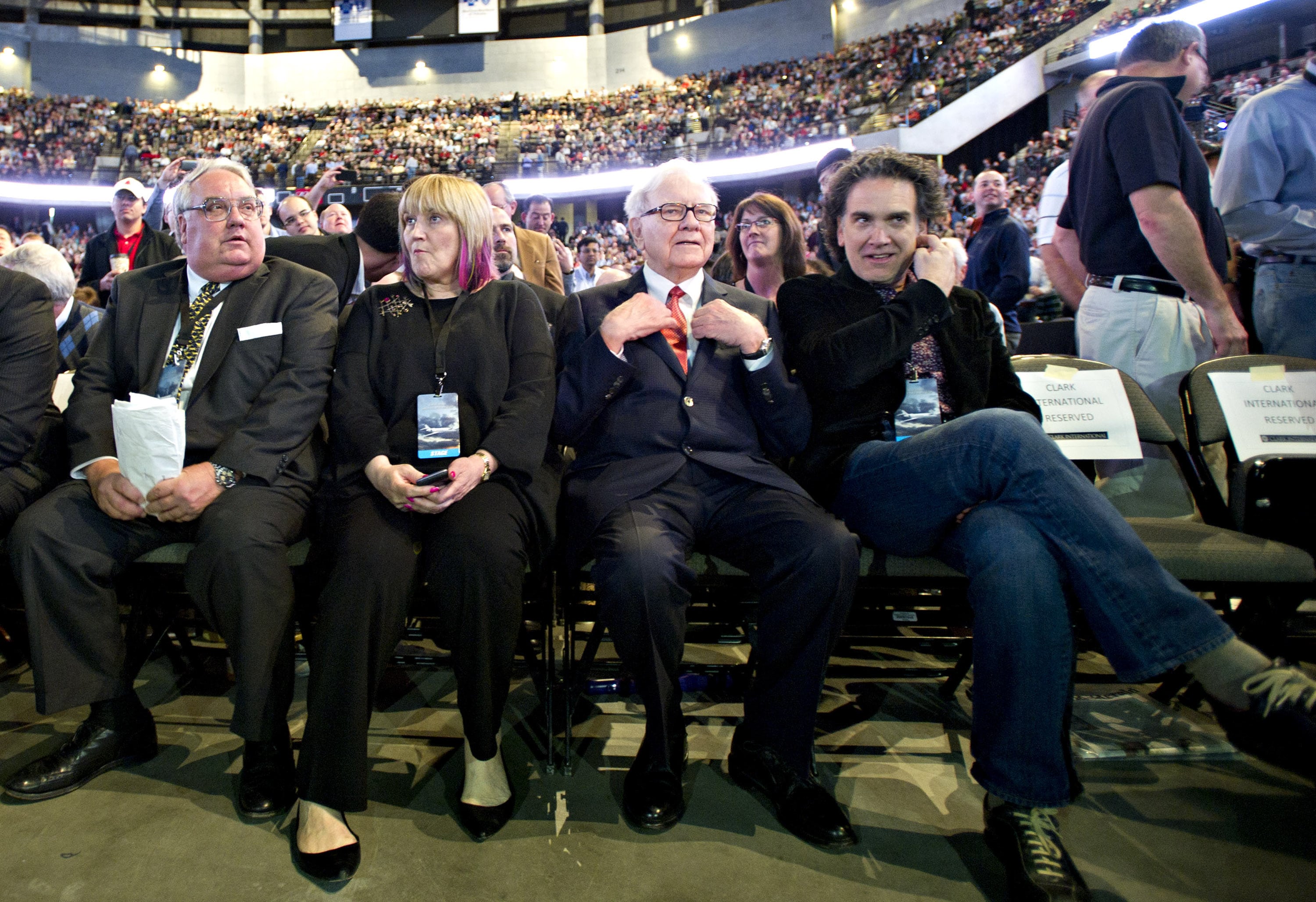 Warren Buffett's children and the burden of inheriting $150 billion: "No one should have that much money, it's not natural"