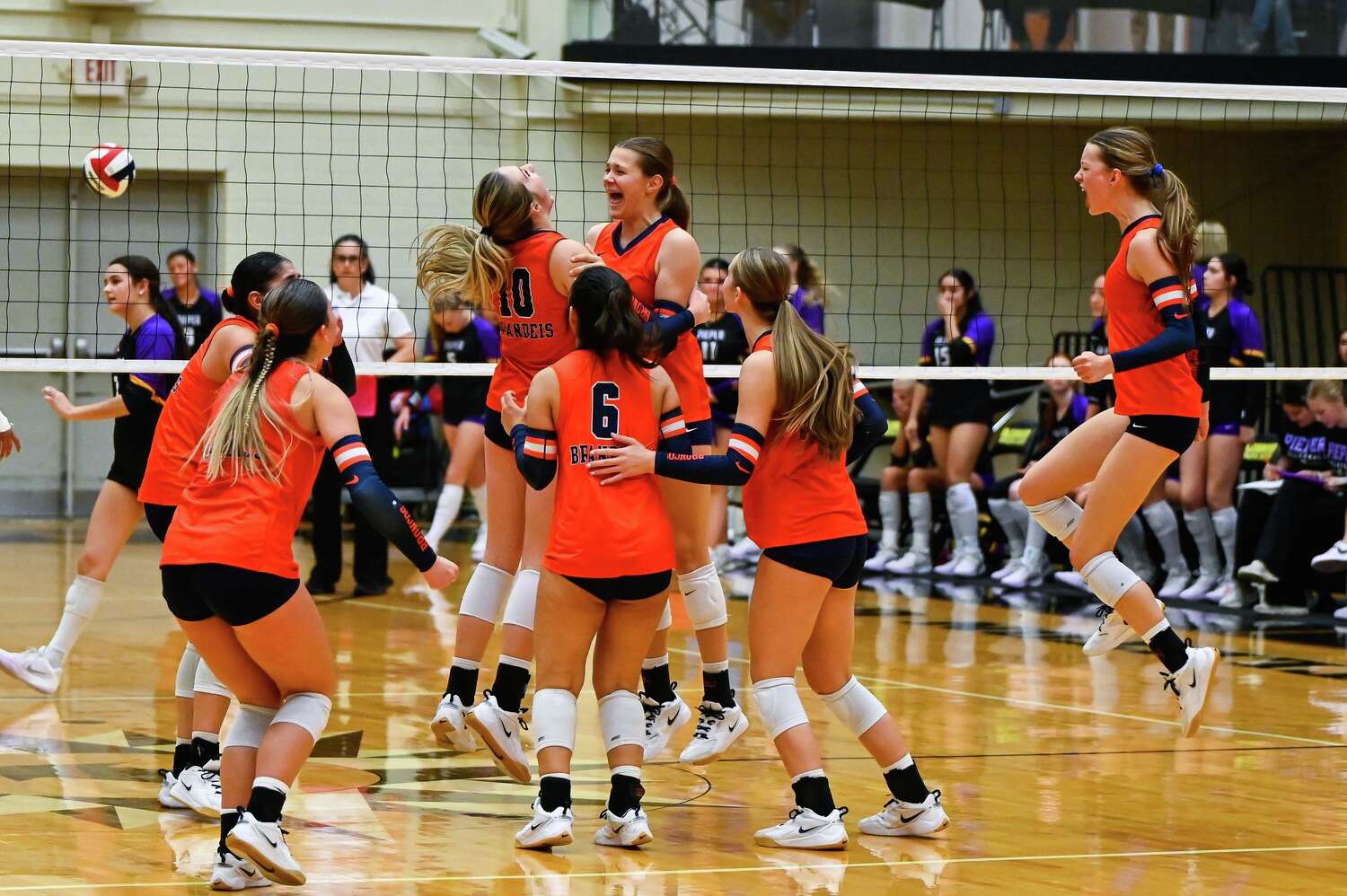 Brandeis, Smithson Valley prevail in volleyball playoff doubleheader