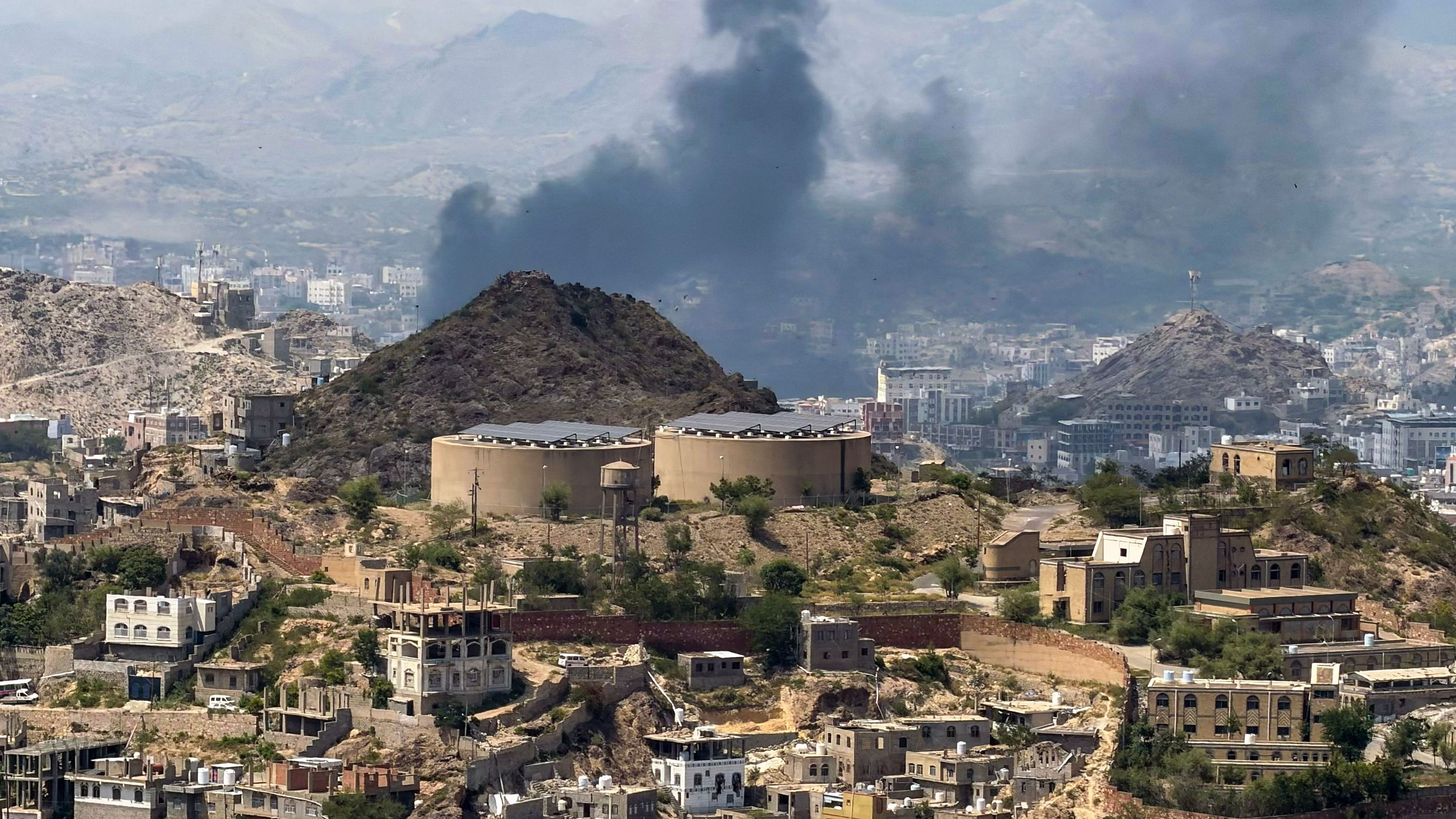 Middle East latest: Yemen army investigating reports of Houthis using toxic gases in Taiz