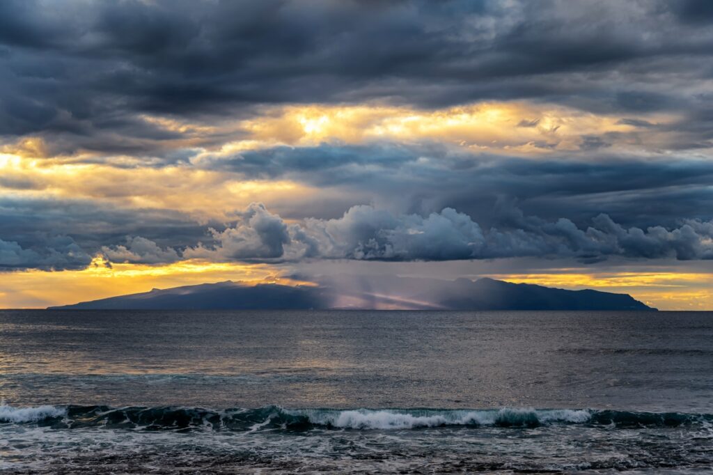Weather watch: Heavy rain threatens Canary Islands as mainland stays warm