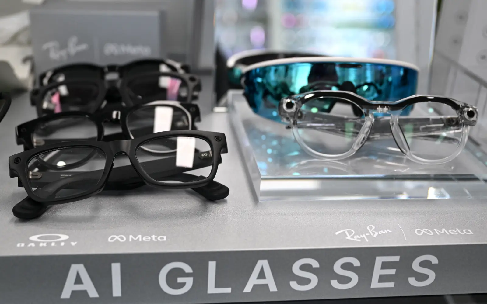 South Korea to prosecute students cheating with smart glasses