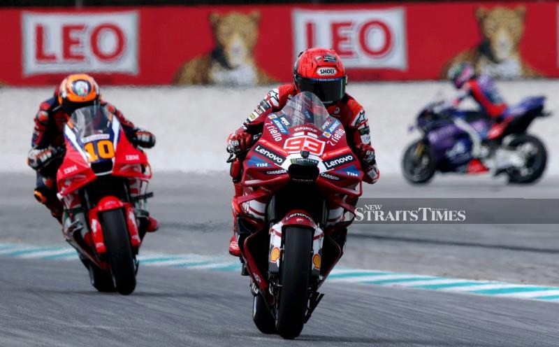 Marquez stays grounded despite early Sepang dominance