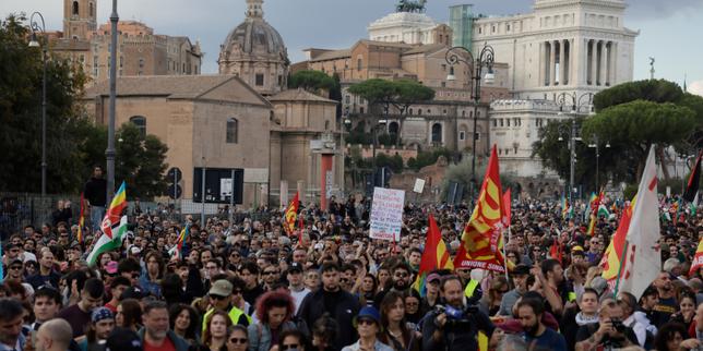 Thousands of students, workers demonstrate in Italy under heavy security