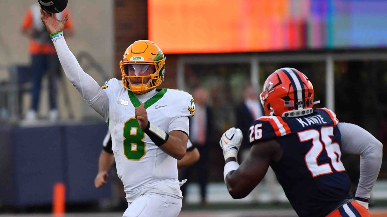 Oregon makes official Dylan Raiola decision for Northwestern clash after ugly Illinois outing