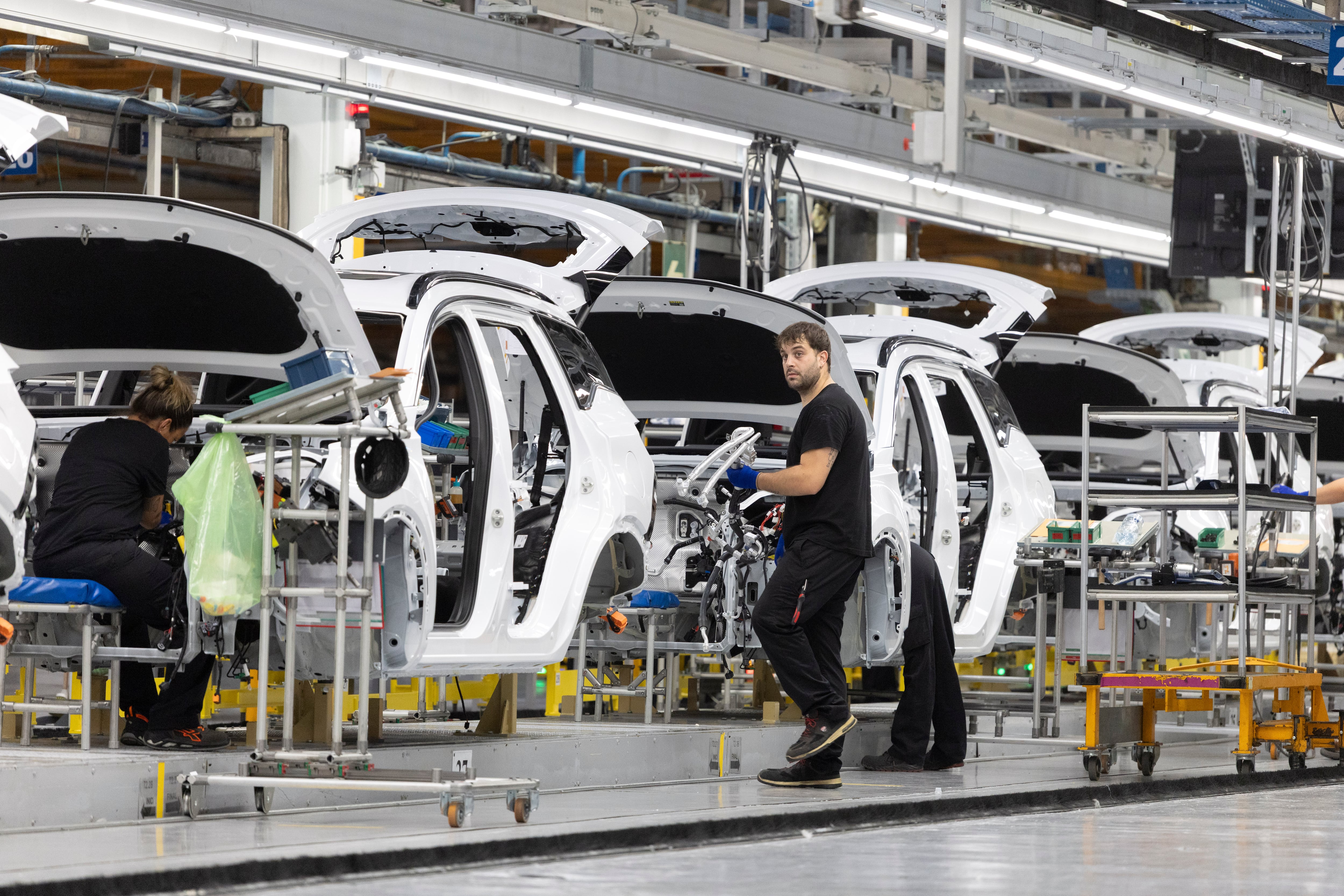 The euro zone's activity is posting its best record since the start of the war in Iran