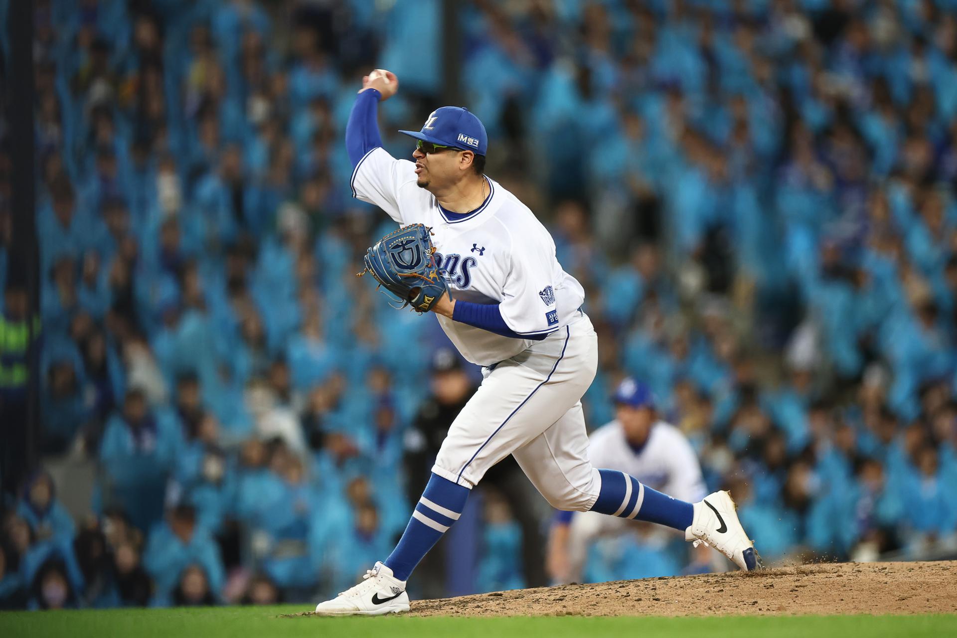 Right-handers squaring off again with KBO championship series berth at stake