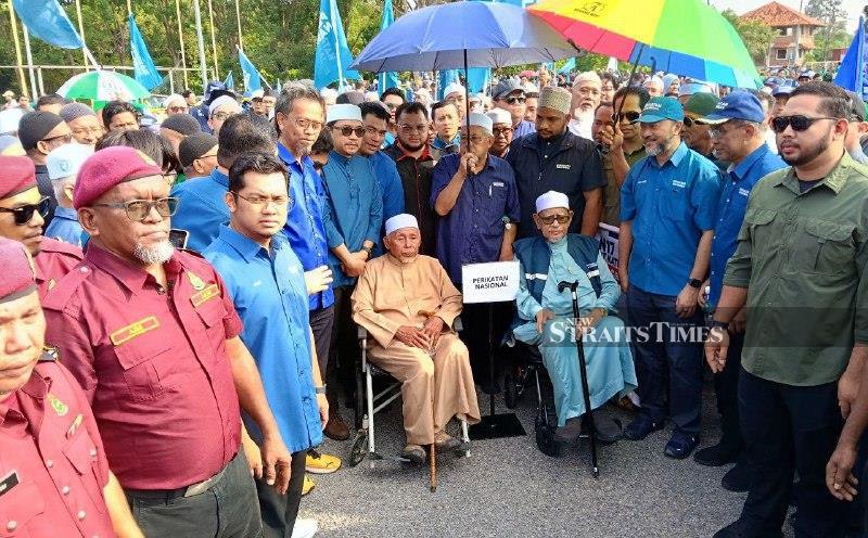 Hadi's presence boosts PN candidate's morale in Bukit Katil