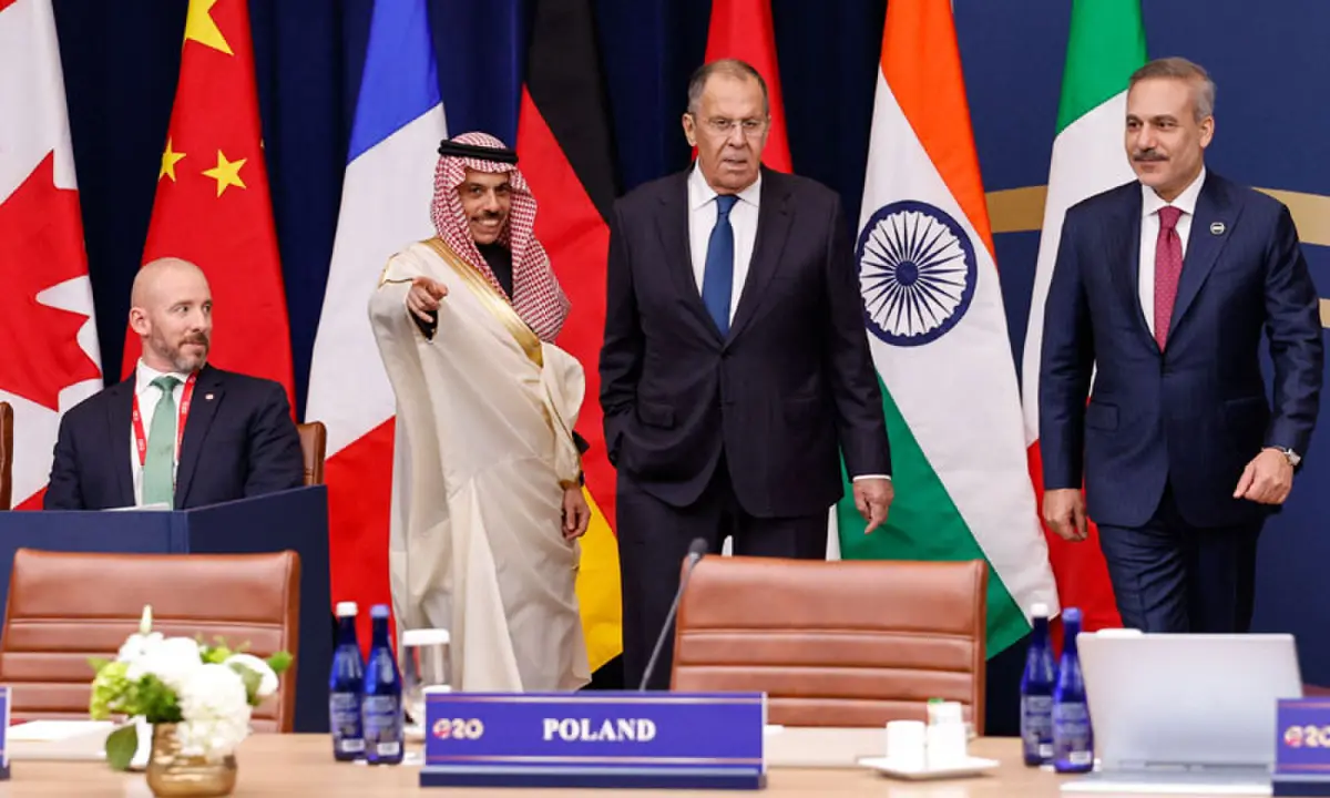 Qatari delegation arrives in Tehran for peace talks