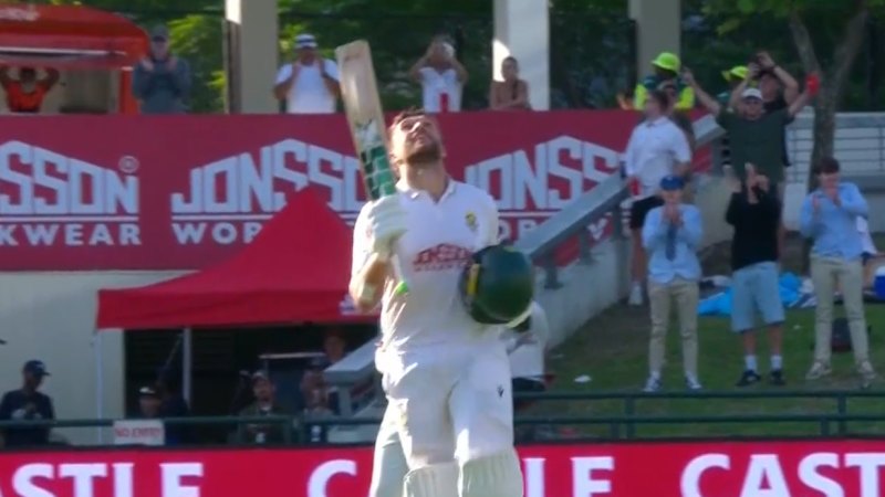 Aussies set daunting chase on final day