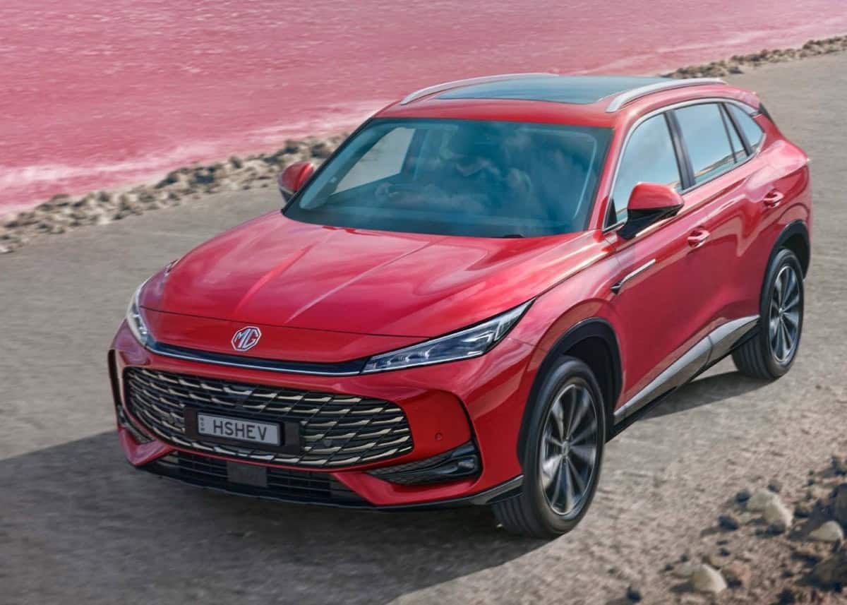MG approves hybrid HS and flagship QS for South Africa in 2027