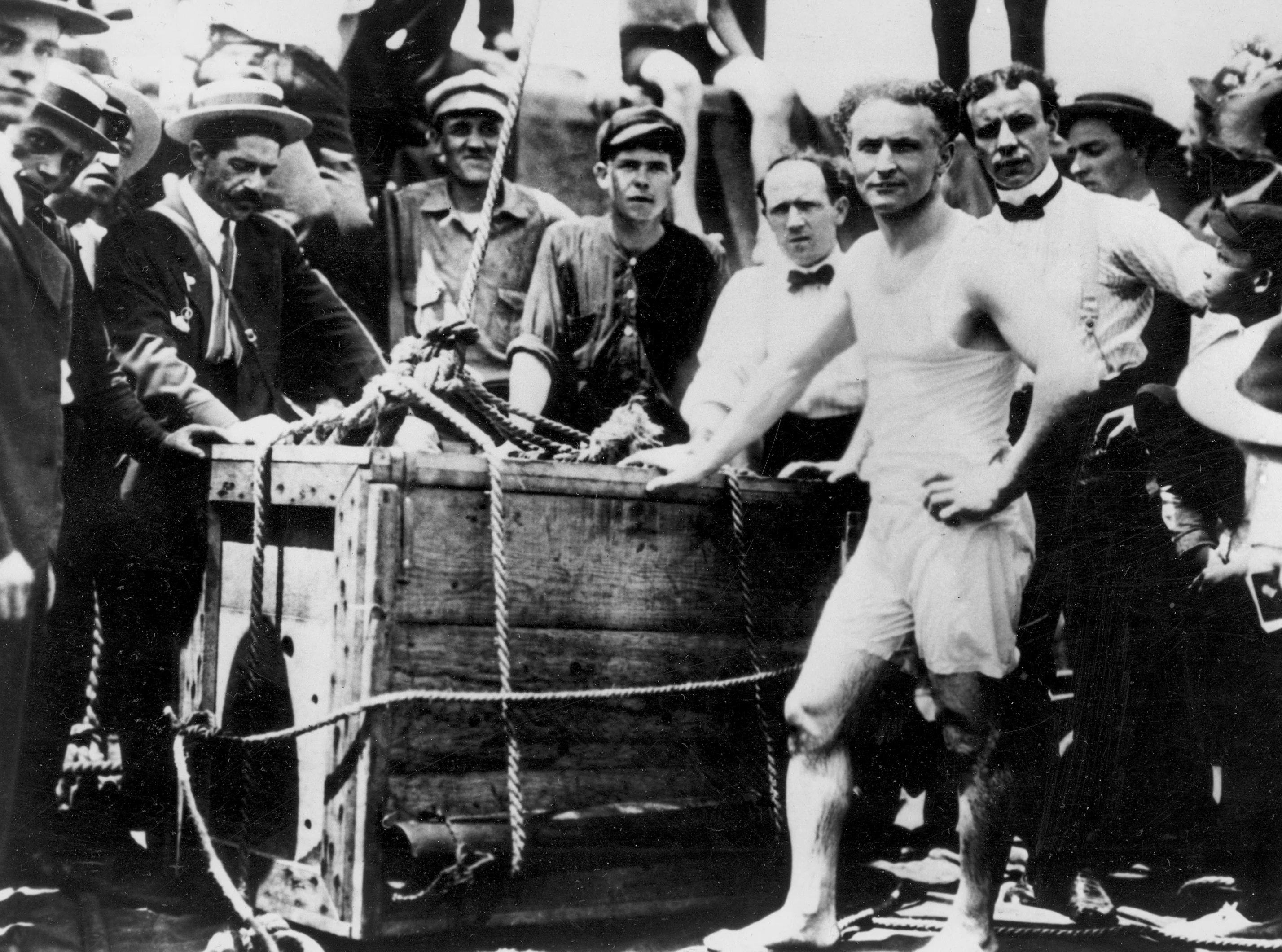 100 years later, Harry Houdini's death still haunts Detroit