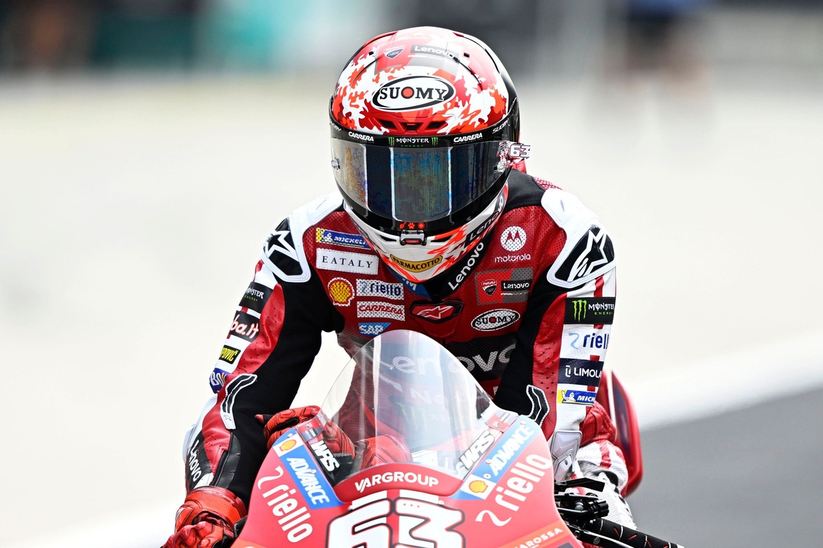 "I can do much better than this," laments Francesco Bagnaia after smashing windscreen