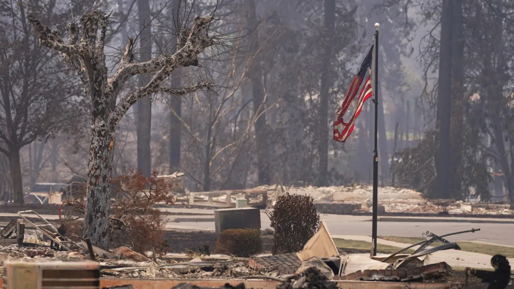 Washington wildfire arson suspect twice linked to other blazes, authorities say