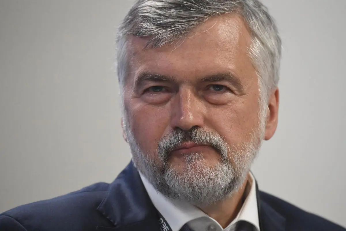 "A social crisis will come when no one expects it”: Inside the report that cost VEB.RF’s chief economist his job