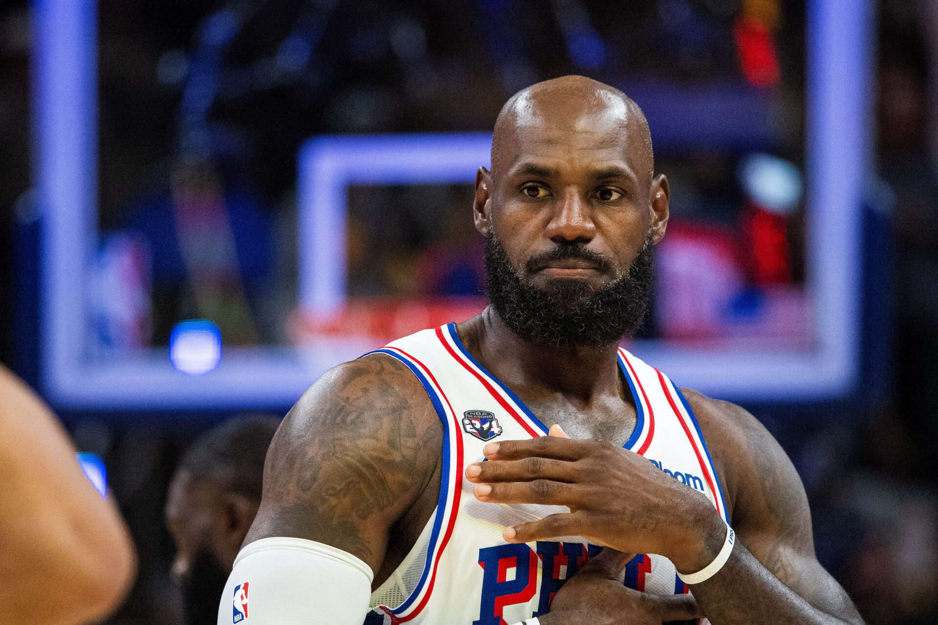 LeBron James injury update: 76ers to miss 2nd game vs Hornets