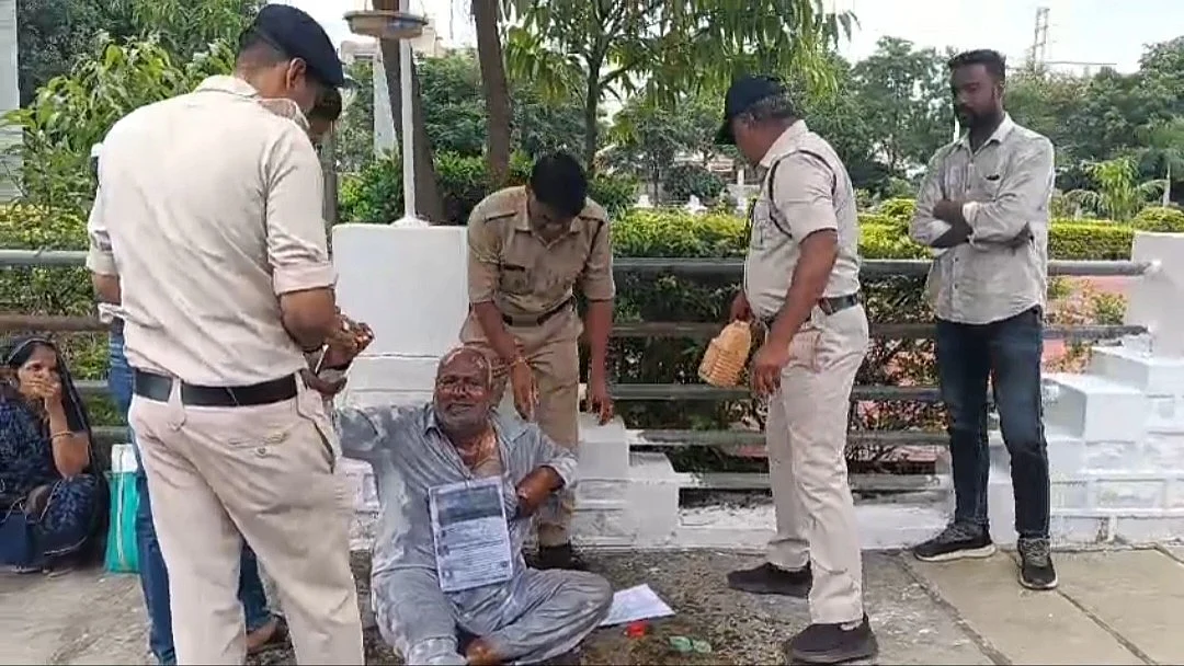Farmer Attempts Self-Immolation During Public Hearing Over Land Dispute In MP's Neemuch
