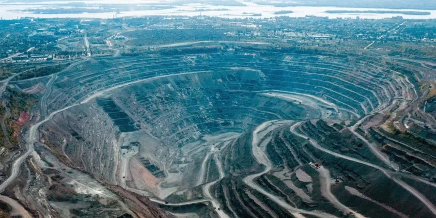 Ferrexpo suspends iron ore production after Russian attacks on Ukrainian ports