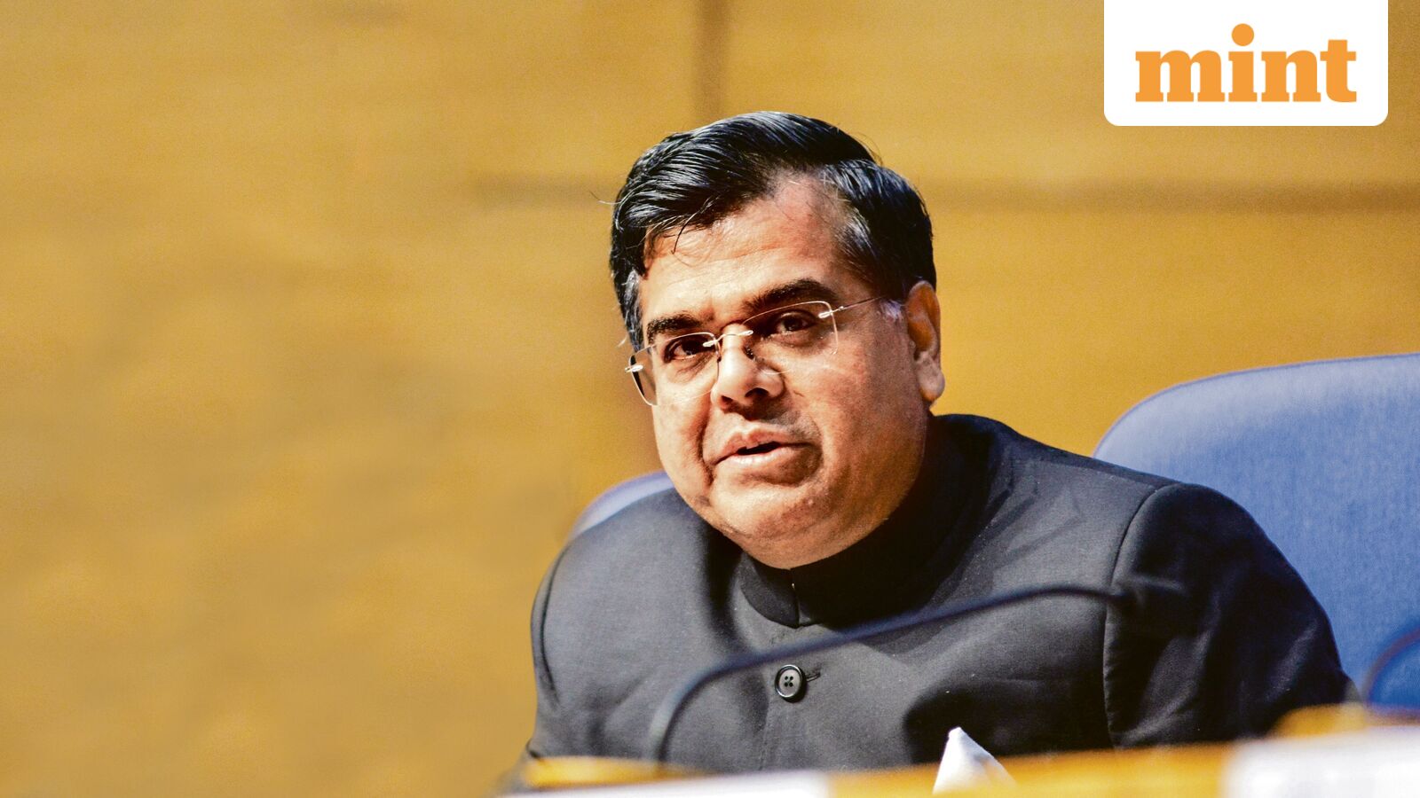 Centre extends tenures of cabinet secretary, home secretary by a year