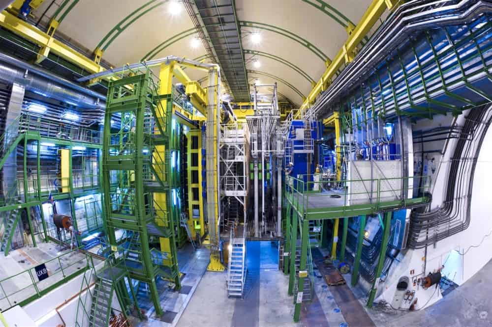 Future of UK physics threatened by ‘ruinous’ funding cuts, says Institute of Physics