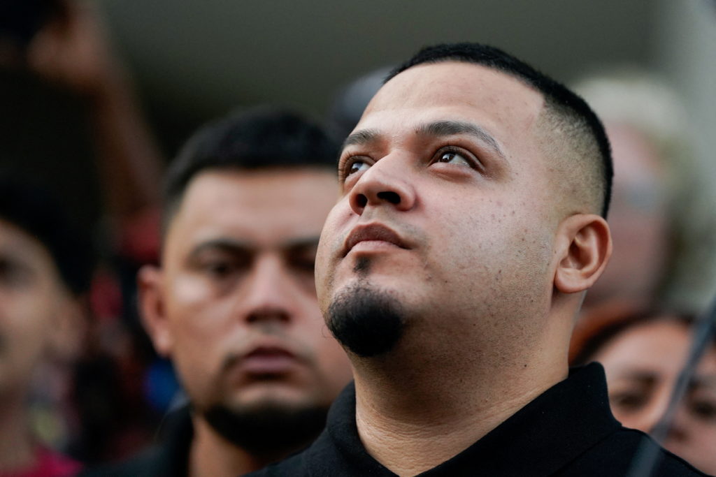 Justice Department attempting to revive criminal case against Kilmar Abrego Garcia