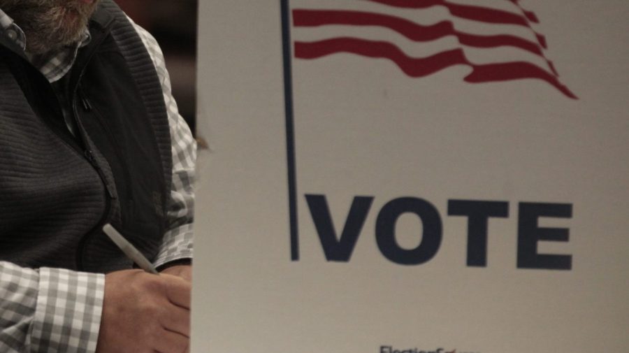 South Dakota Senate Democrat drops out, leaving independent candidate to run against Rounds