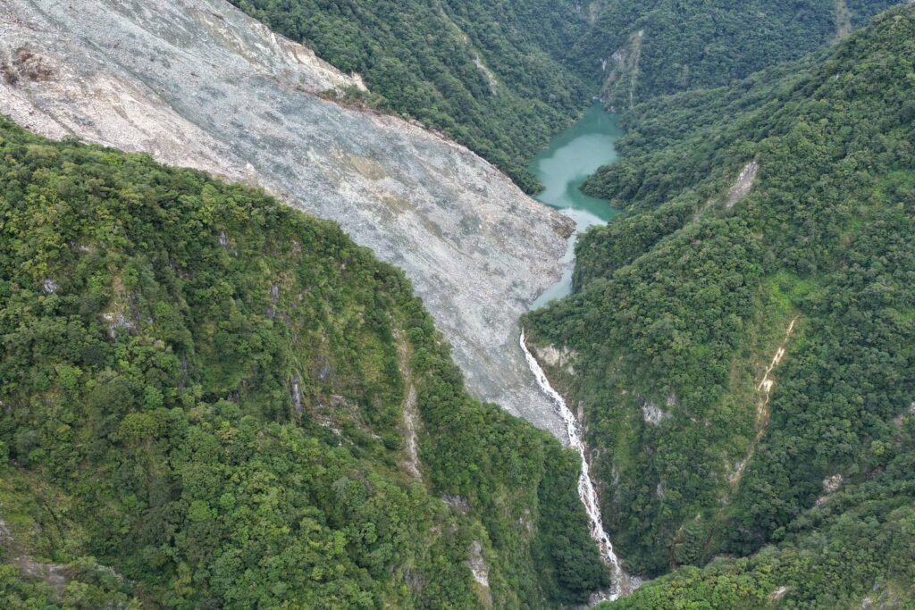 The valley-blocking Wanlixi landslide in Taiwan