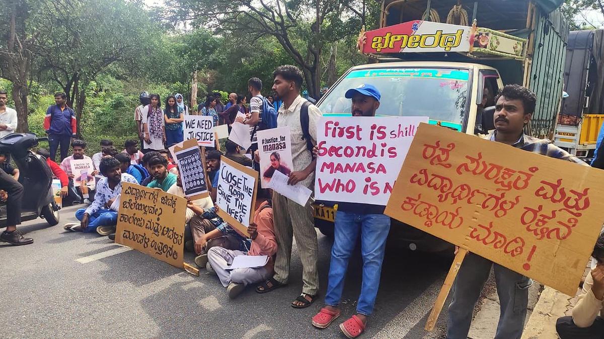 Death of student triggers protest at BU’s Jnanabharathi campus demanding ban on public vehicles