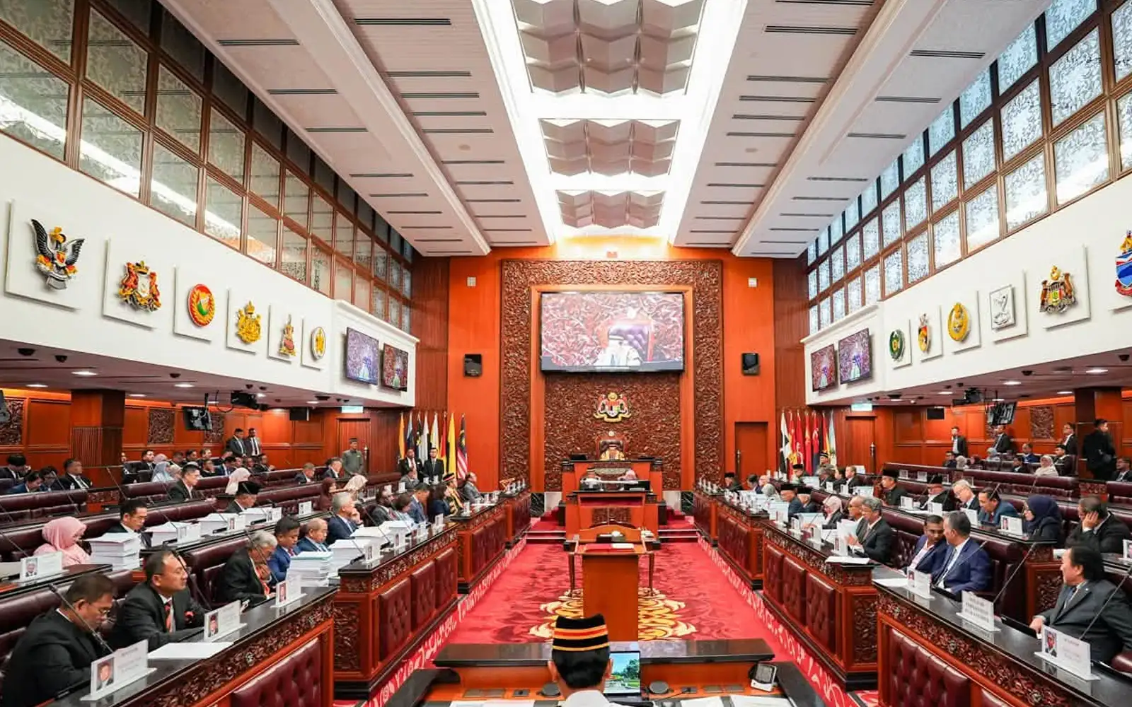 Senator muda, had penggal Ahli Parlimen: Ruang cabar dominasi veteran