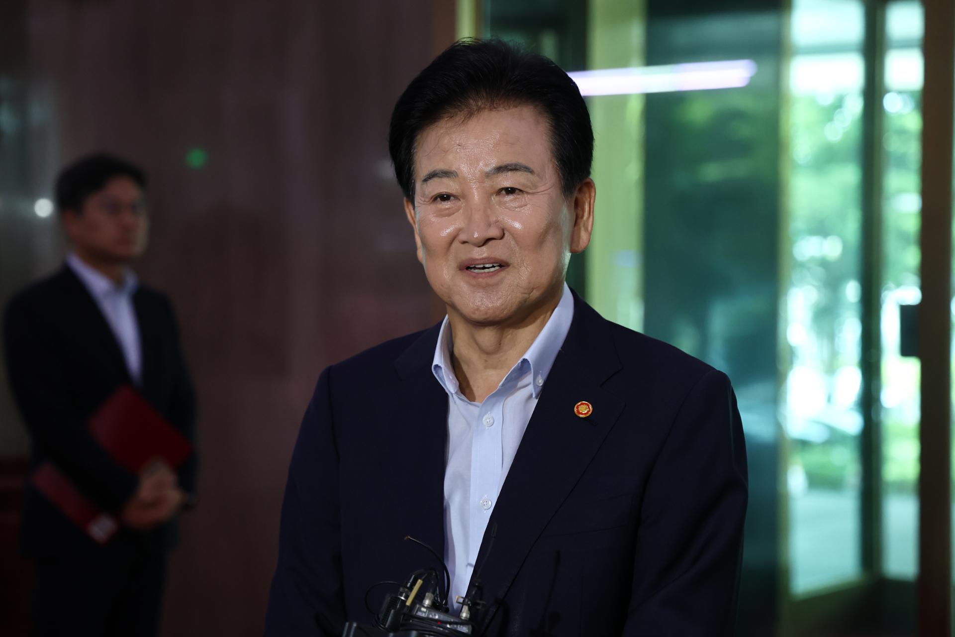 Seoul to push for resumption of inter-Korean rail project next year: unification ministry