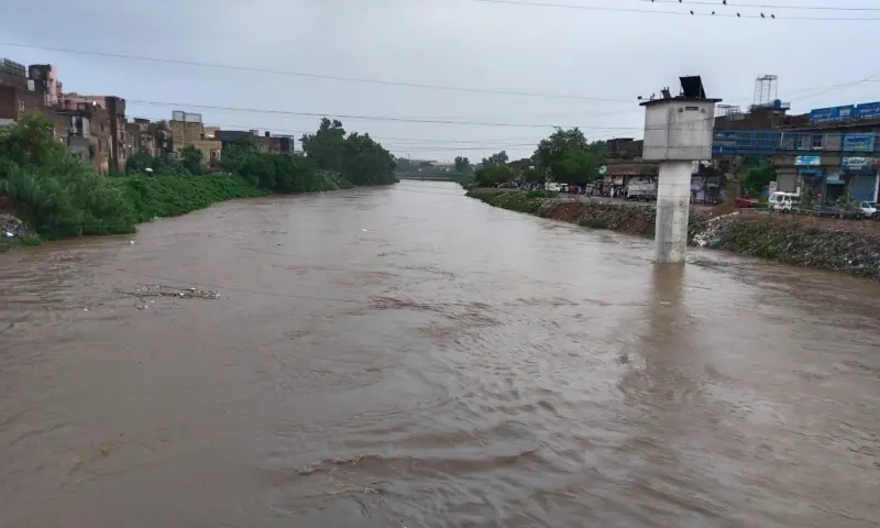 PMD issues flood alert for Leh Nullah as heavy rains continue to batter Rawalpindi and Islamabad