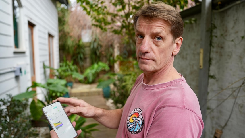 Majority of battery-powered households reject 'virtual power plant' scheme