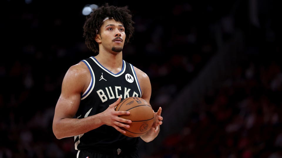 4 Players The New York Knicks Should Sign If They Become Available