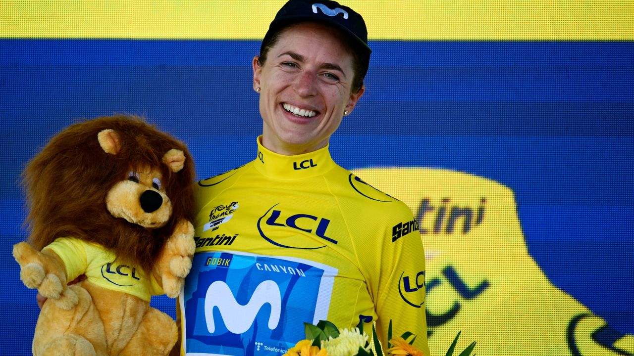 Demi Vollering hails Marlen Reusser at first climbing test at Tour de France Femmes: 'For her it looks very bright now'