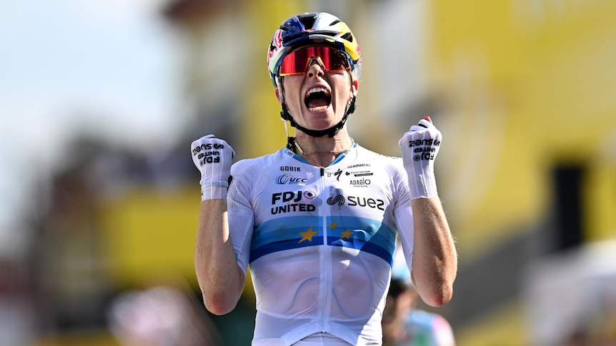 Vollering win sets up three-way Tour de France Femmes fight