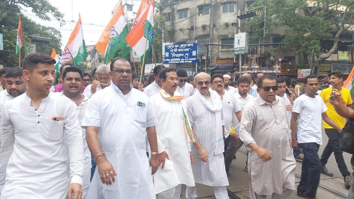 Congress rally in Kolkata against atrocities on workers, hawker evictions