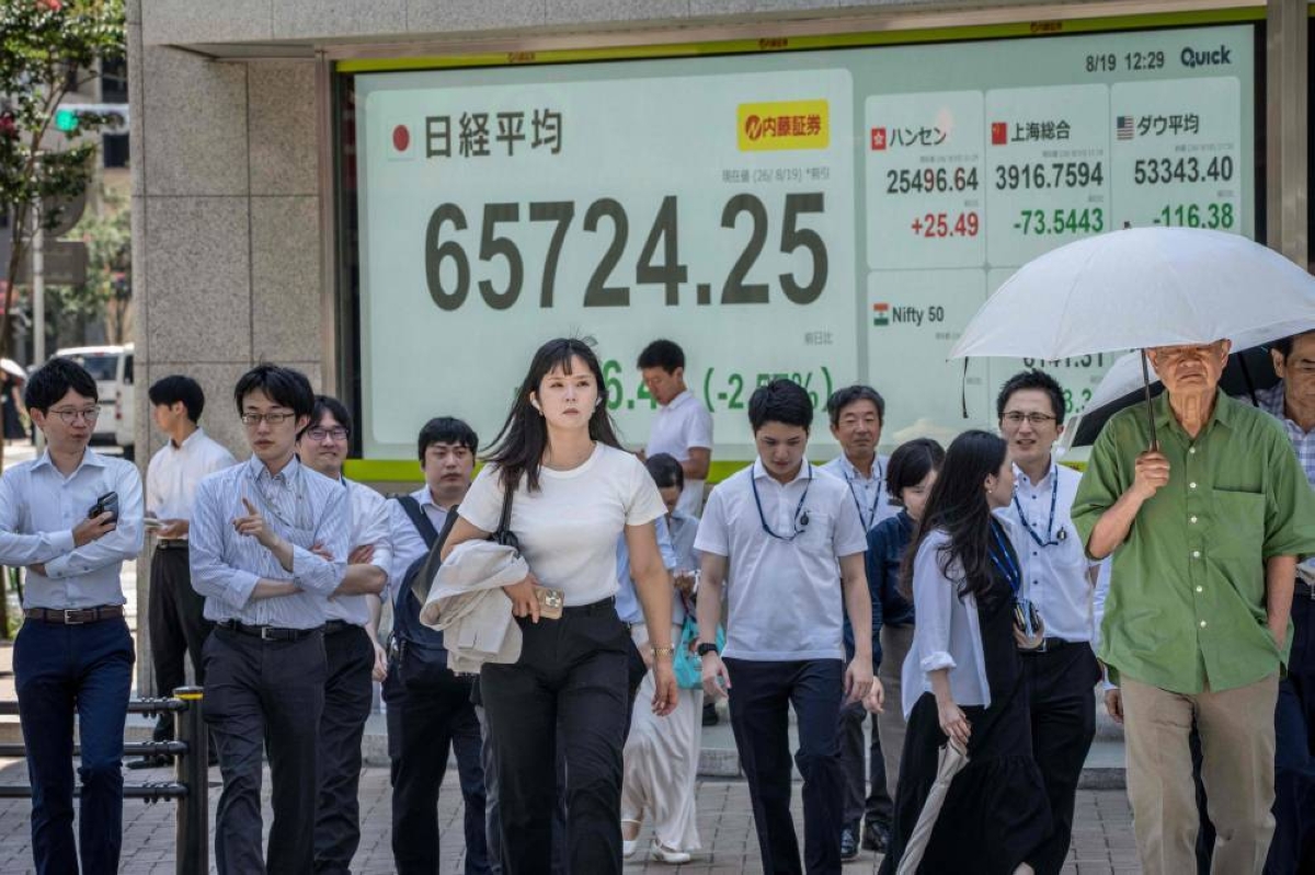Tech leads losses as Asian stocks track Wall St selloff
