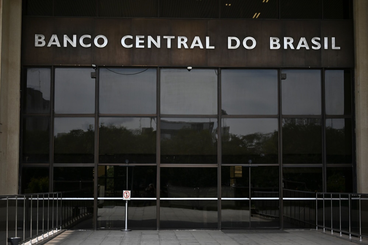 Brazil’s Central Bank Cuts Rates as Inflation Eases