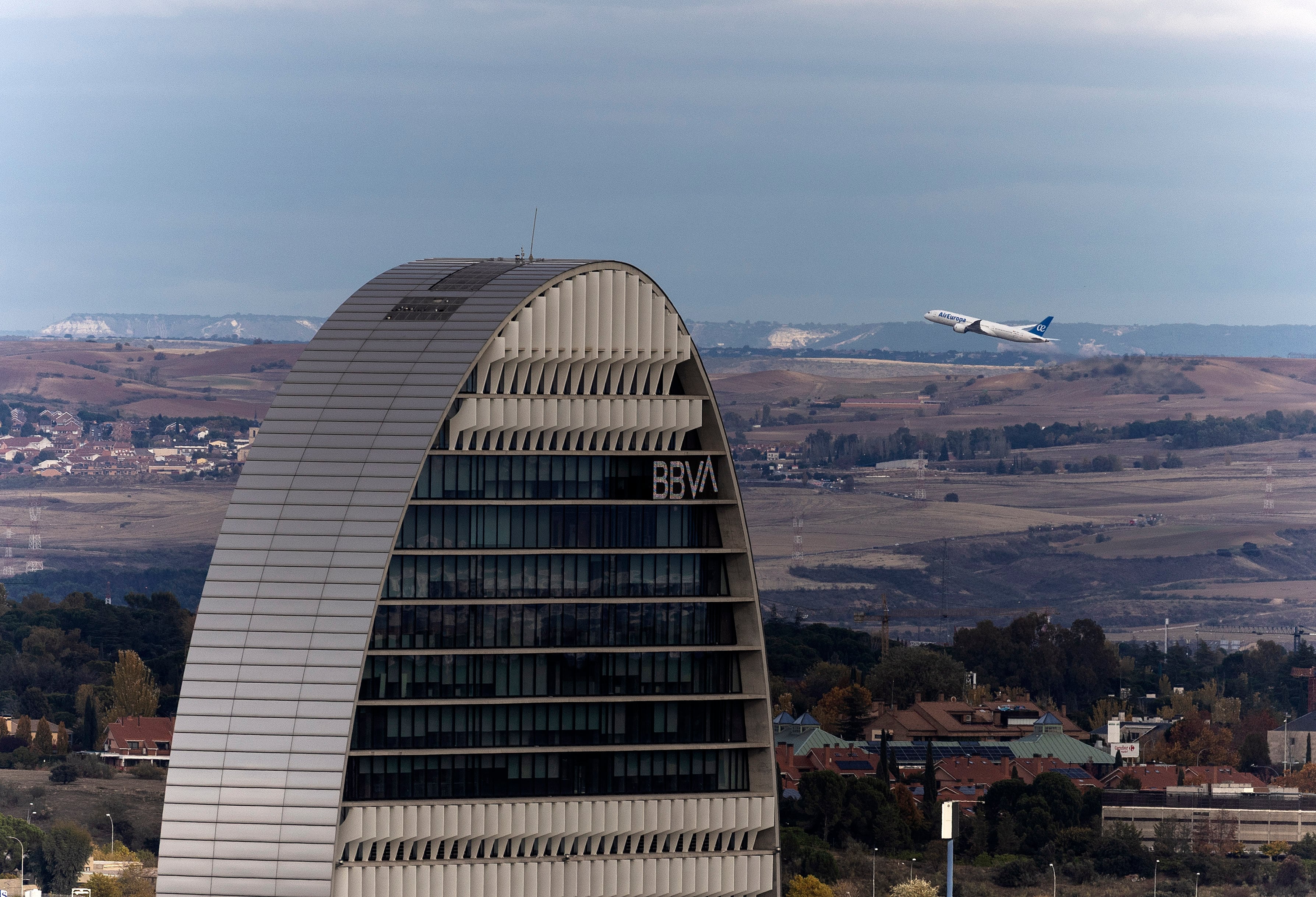 BBVA's remodeling ousts the last managers tainted by the Villarejo case