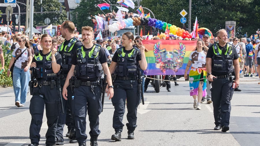 After Berlin attack: large CSD demo in Hamburg - survey: more insecurity