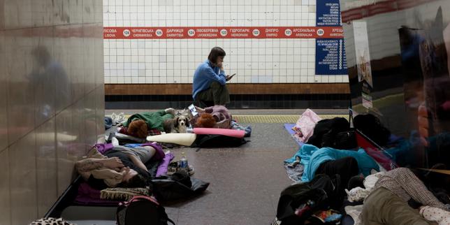 The Ukrainians sleeping in Kyiv's metro even on strike-less nights: 'Otherwise, you're up all night worrying'
