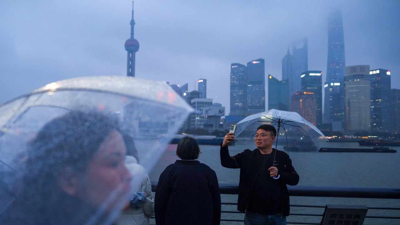 Politburo meeting boosts confidence that Beijing will support troubled stock markets
