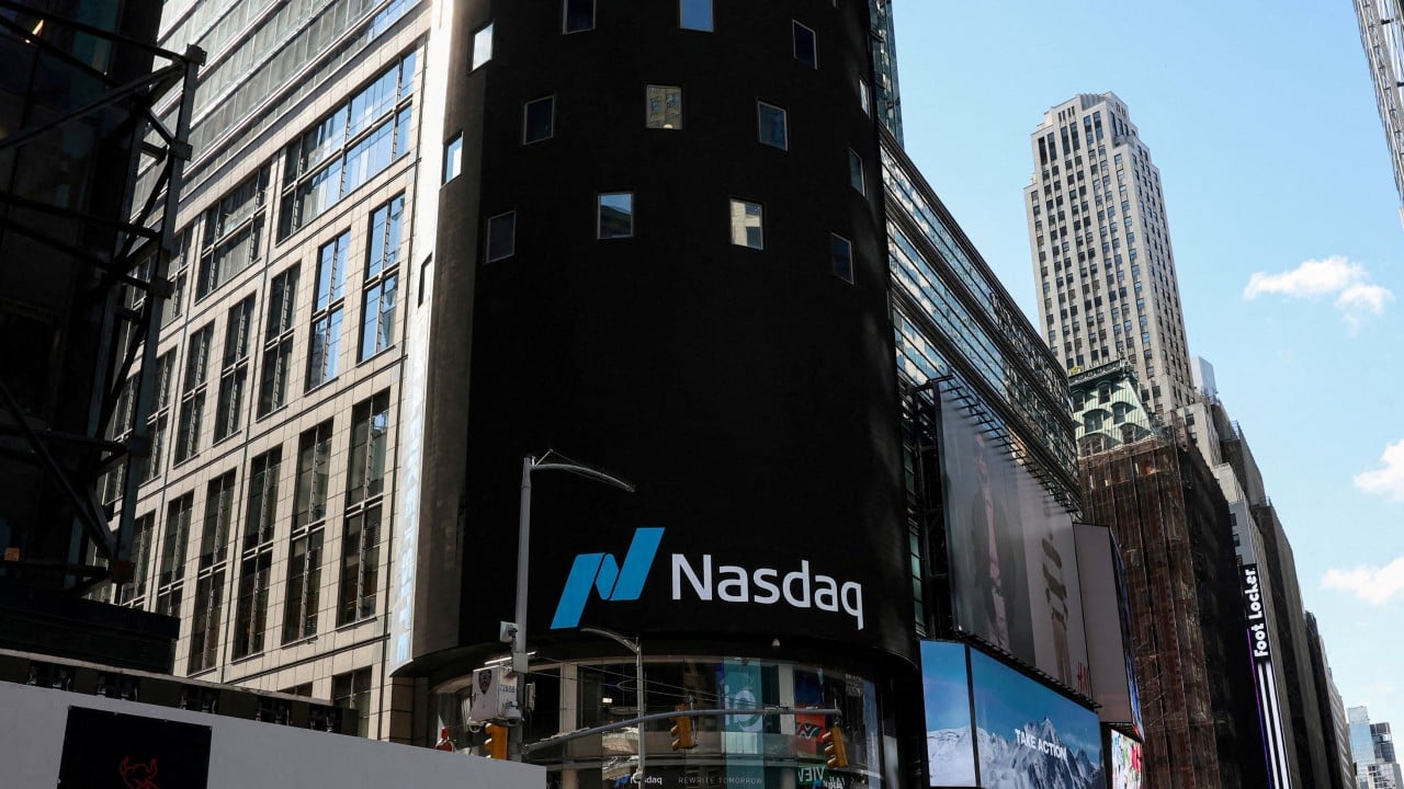 US-listed Chinese stocks benefit as Fed policy haze drives rotation amid AI slump