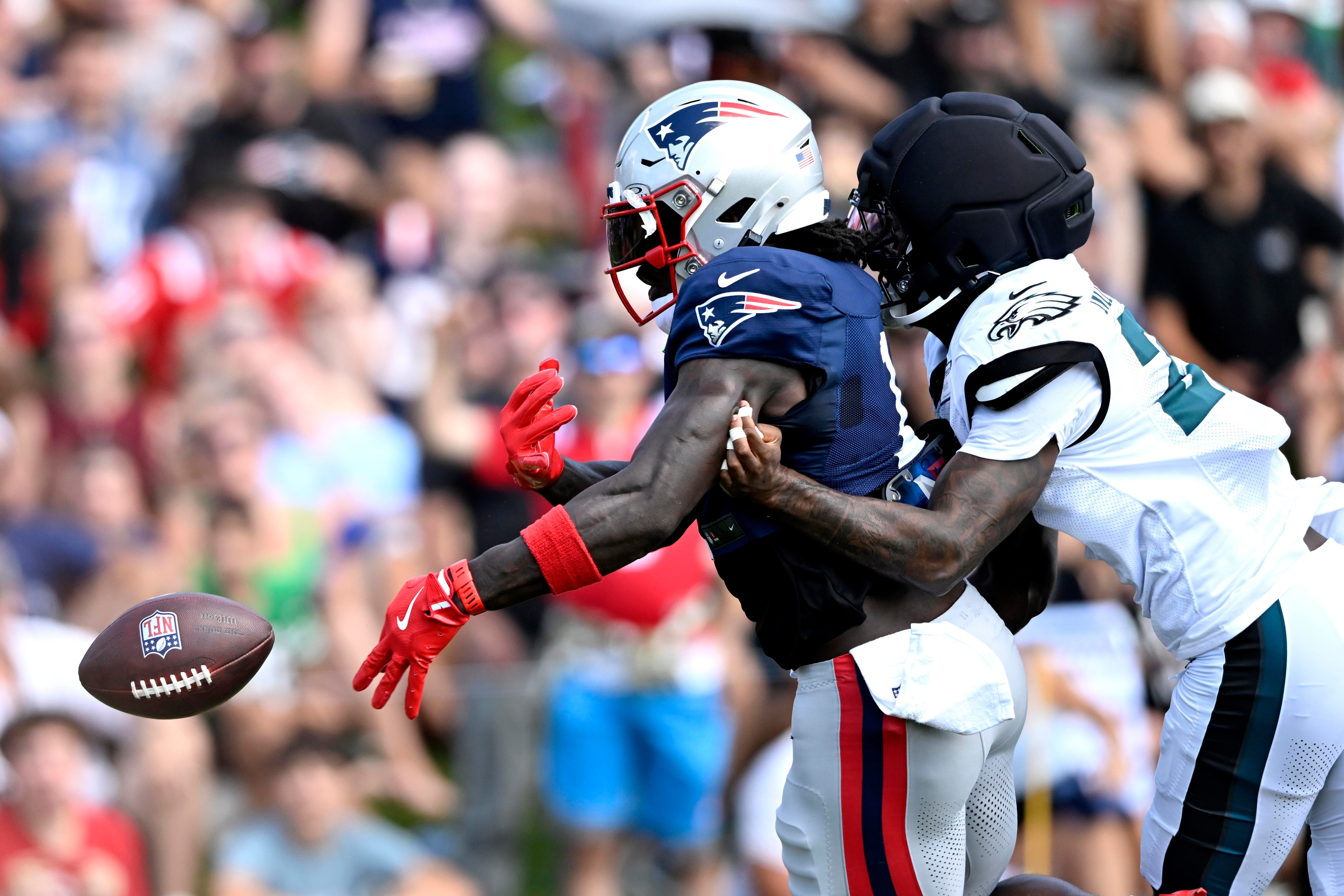 A.J. Brown didn’t speak with Jalen Hurts or DeVonta Smith during Eagles-Patriots practice