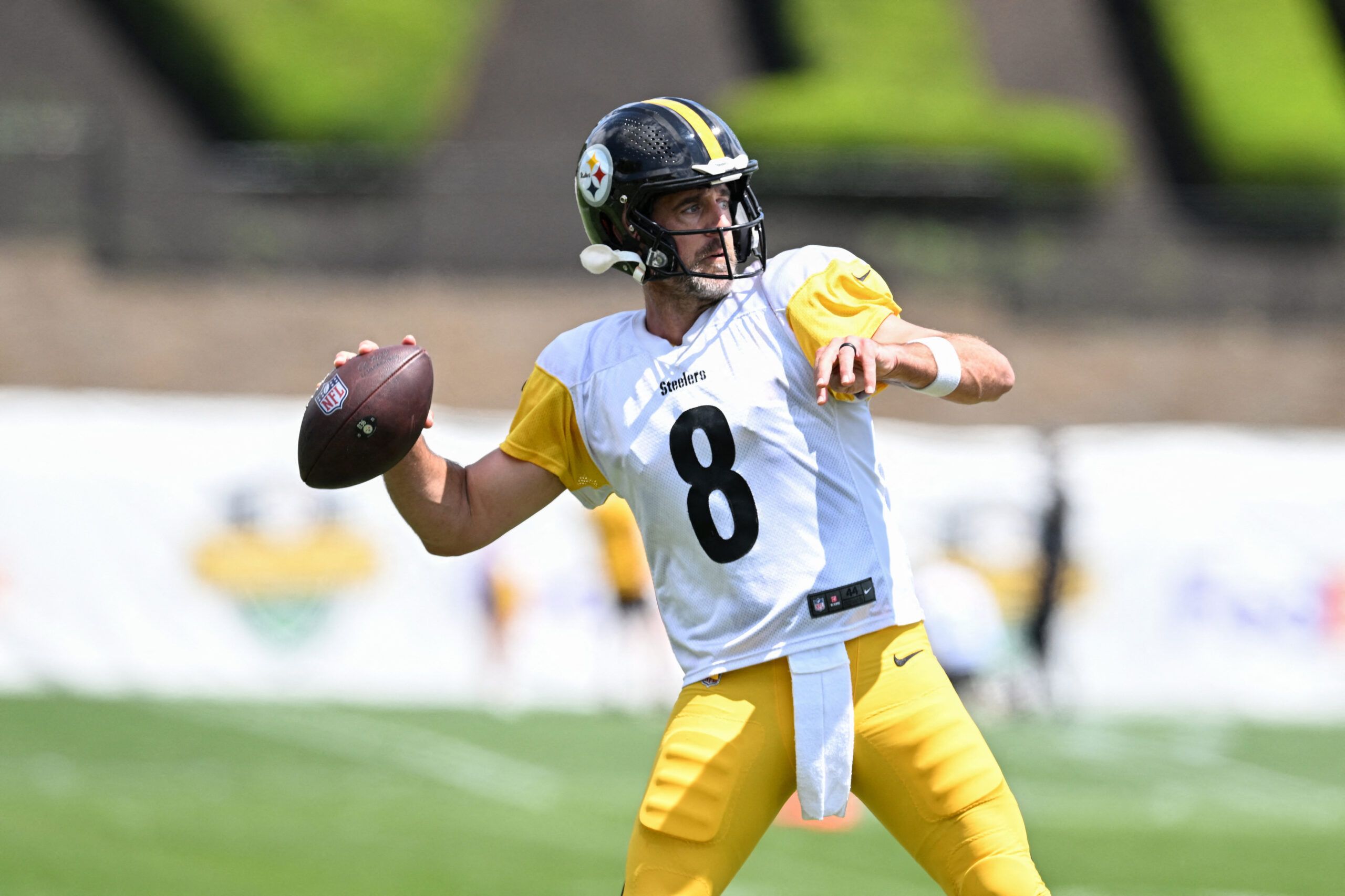 ‘He Doesn’t Need to Be Out There’ — Steelers Legend Flatly Disagrees With Mike McCarthy’s Plan for Aaron Rodgers